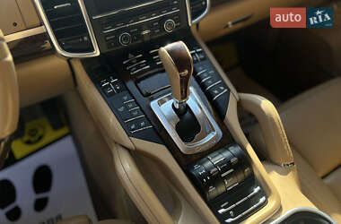Позашляховик / Кросовер Porsche Cayenne 2013 в 