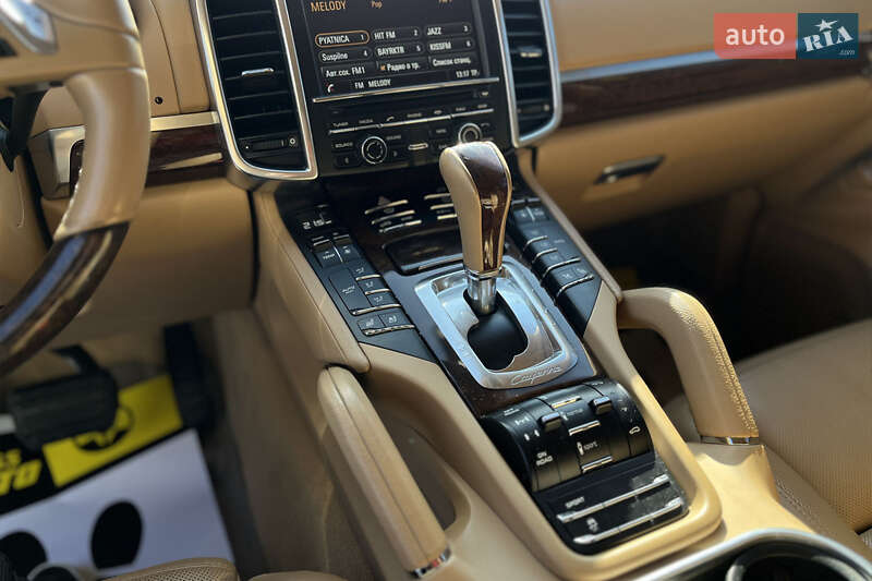 Позашляховик / Кросовер Porsche Cayenne 2013 в Мукачевому