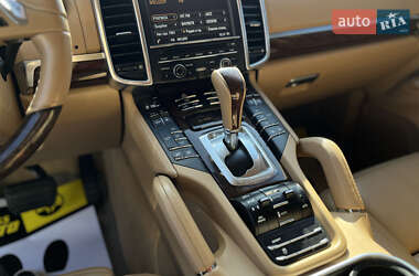 Позашляховик / Кросовер Porsche Cayenne 2013 в 