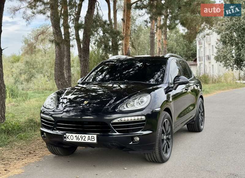 Позашляховик / Кросовер Porsche Cayenne 2011 в 