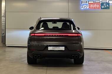 Позашляховик / Кросовер Porsche Cayenne 2024 в 