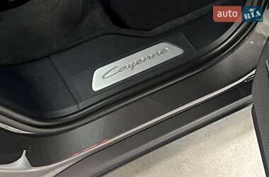 Позашляховик / Кросовер Porsche Cayenne 2024 в 