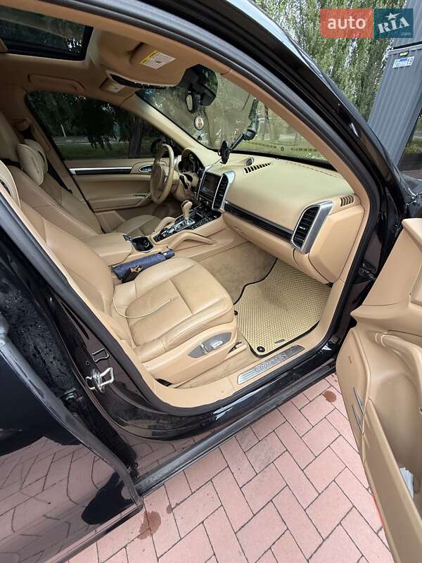 Внедорожник / Кроссовер Porsche Cayenne 2011 в Кременчуге