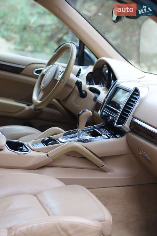 Внедорожник / Кроссовер Porsche Cayenne 2011 в Киеве фото 27 Внедорожник / Кроссовер Porsche Cayenne 2011 в Киеве