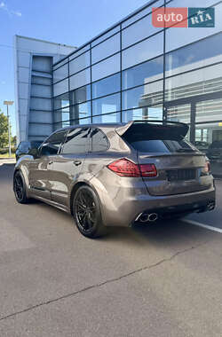 Внедорожник / Кроссовер Porsche Cayenne 2013 в 