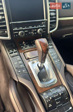 Внедорожник / Кроссовер Porsche Cayenne 2013 в 