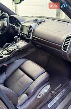 Внедорожник / Кроссовер Porsche Cayenne 2013 в 