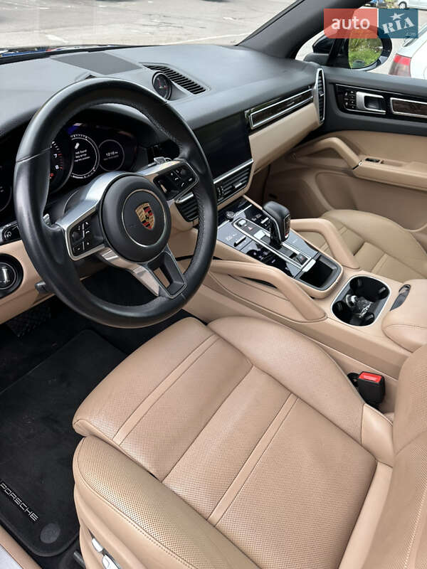 Внедорожник / Кроссовер Porsche Cayenne 2019 в Ровно