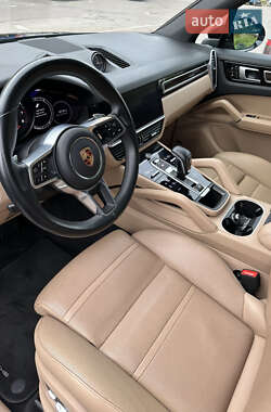 Позашляховик / Кросовер Porsche Cayenne 2019 в 