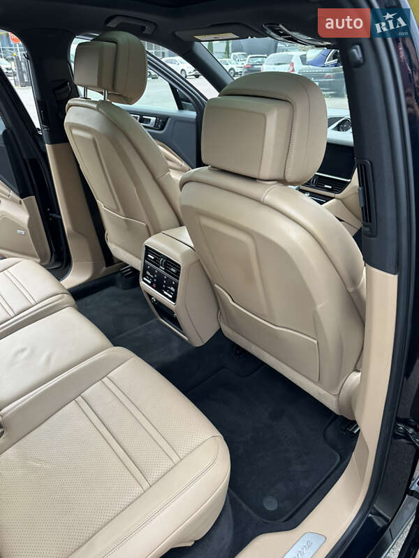 Внедорожник / Кроссовер Porsche Cayenne 2019 в Ровно