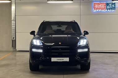 Внедорожник / Кроссовер Porsche Cayenne 2023 в 