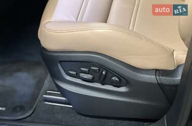 Внедорожник / Кроссовер Porsche Cayenne 2023 в 