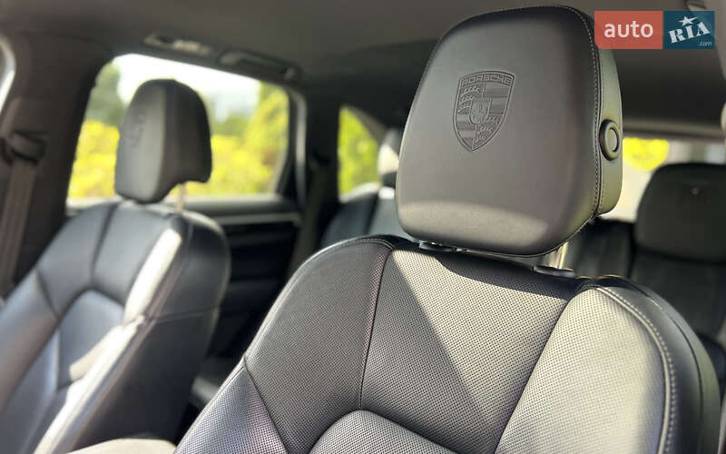 Позашляховик / Кросовер Porsche Cayenne 2014 в Львові