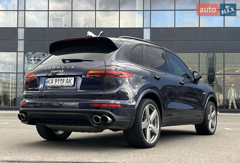 Позашляховик / Кросовер Porsche Cayenne 2016 в Києві