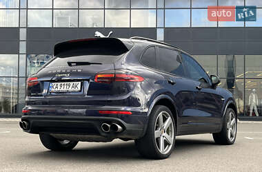 Позашляховик / Кросовер Porsche Cayenne 2016 в 