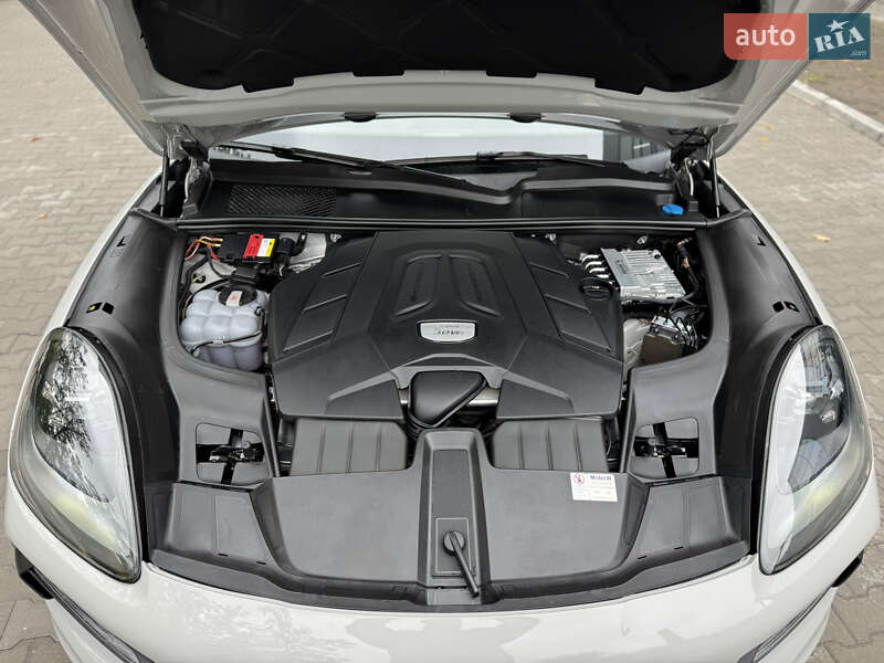 Позашляховик / Кросовер Porsche Cayenne 2020 в Києві