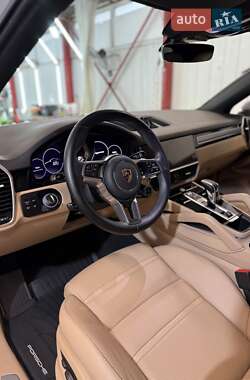 Внедорожник / Кроссовер Porsche Cayenne 2022 в 