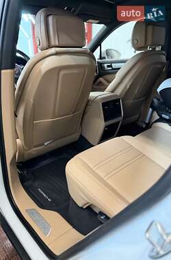 Внедорожник / Кроссовер Porsche Cayenne 2022 в 