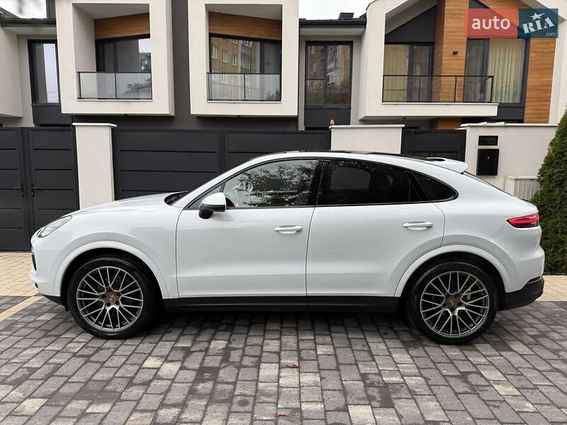 Внедорожник / Кроссовер Porsche Cayenne 2022 в 