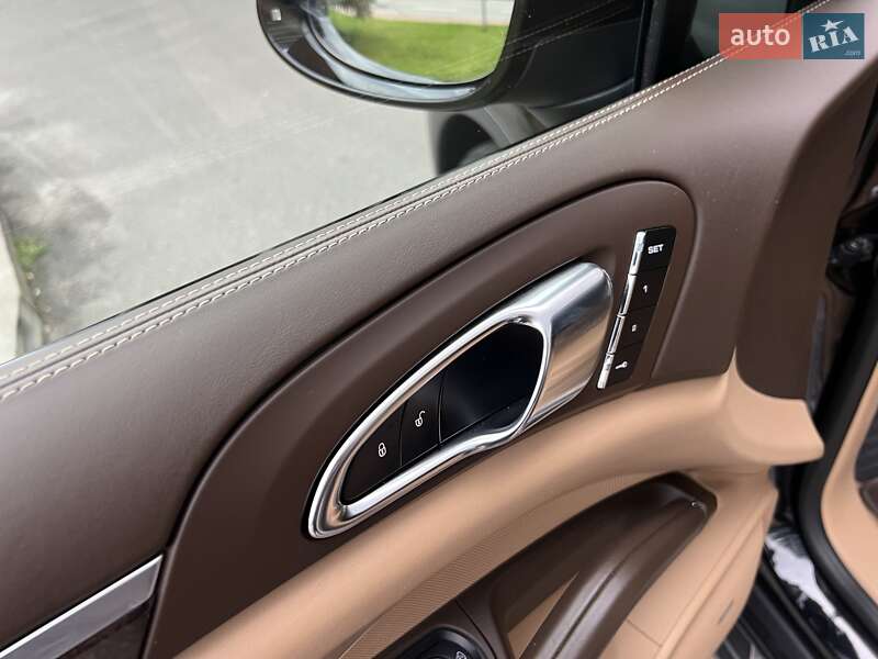 Позашляховик / Кросовер Porsche Cayenne 2015 в Києві фото 13 Позашляховик / Кросовер Porsche Cayenne 2015 в Києві