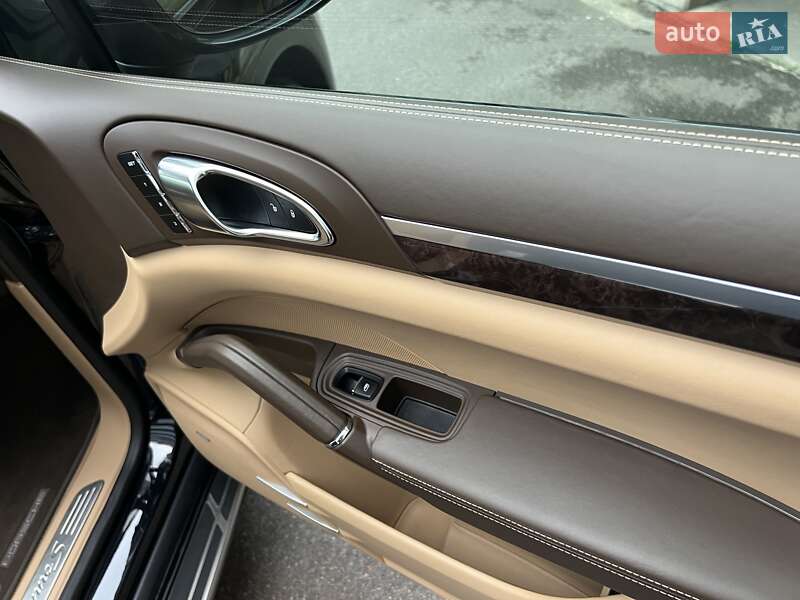 Позашляховик / Кросовер Porsche Cayenne 2015 в Києві фото 23 Позашляховик / Кросовер Porsche Cayenne 2015 в Києві