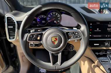 Позашляховик / Кросовер Porsche Cayenne 2022 в 