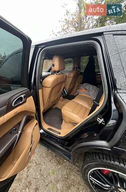 Позашляховик / Кросовер Porsche Cayenne 2010 в 