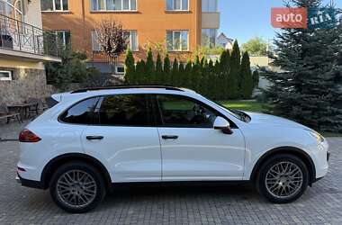 Позашляховик / Кросовер Porsche Cayenne 2017 в 
