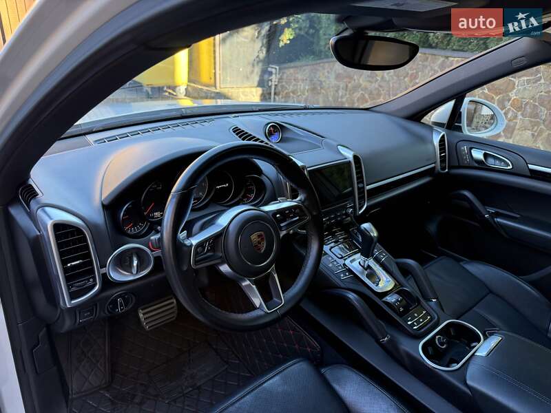 Внедорожник / Кроссовер Porsche Cayenne 2017 в Киеве фото 30 Внедорожник / Кроссовер Porsche Cayenne 2017 в Киеве