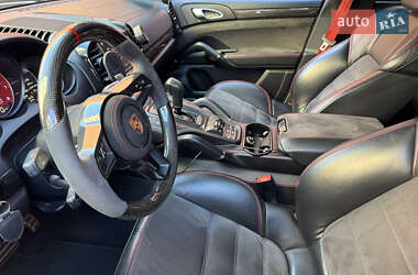Внедорожник / Кроссовер Porsche Cayenne 2016 в 