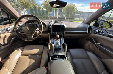 Позашляховик / Кросовер Porsche Cayenne 2012 в 