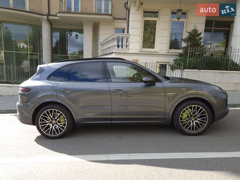 Позашляховик / Кросовер Porsche Cayenne 2019 в Києві