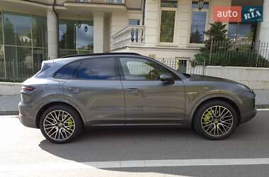 Внедорожник / Кроссовер Porsche Cayenne 2019 в 