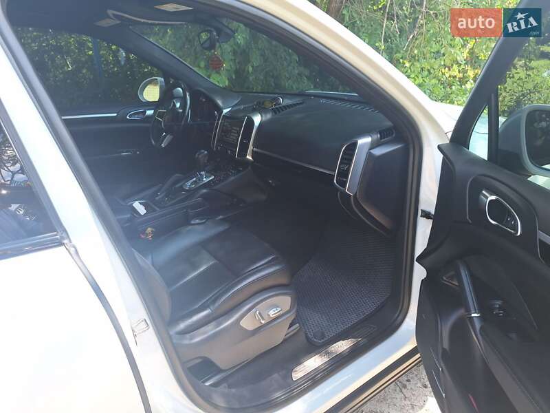 Внедорожник / Кроссовер Porsche Cayenne 2014 в Днепре