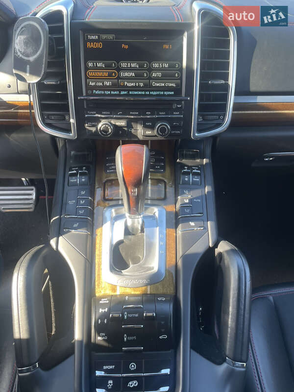 Внедорожник / Кроссовер Porsche Cayenne 2014 в Днепре