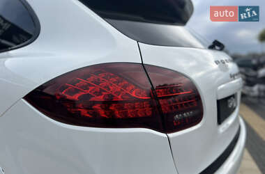 Позашляховик / Кросовер Porsche Cayenne 2013 в  фото 18 Позашляховик / Кросовер Porsche Cayenne 2013 в