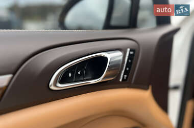 Позашляховик / Кросовер Porsche Cayenne 2013 в  фото 25 Позашляховик / Кросовер Porsche Cayenne 2013 в