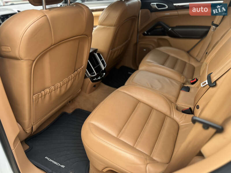 Внедорожник / Кроссовер Porsche Cayenne 2013 в Львове фото 33 Внедорожник / Кроссовер Porsche Cayenne 2013 в Львове