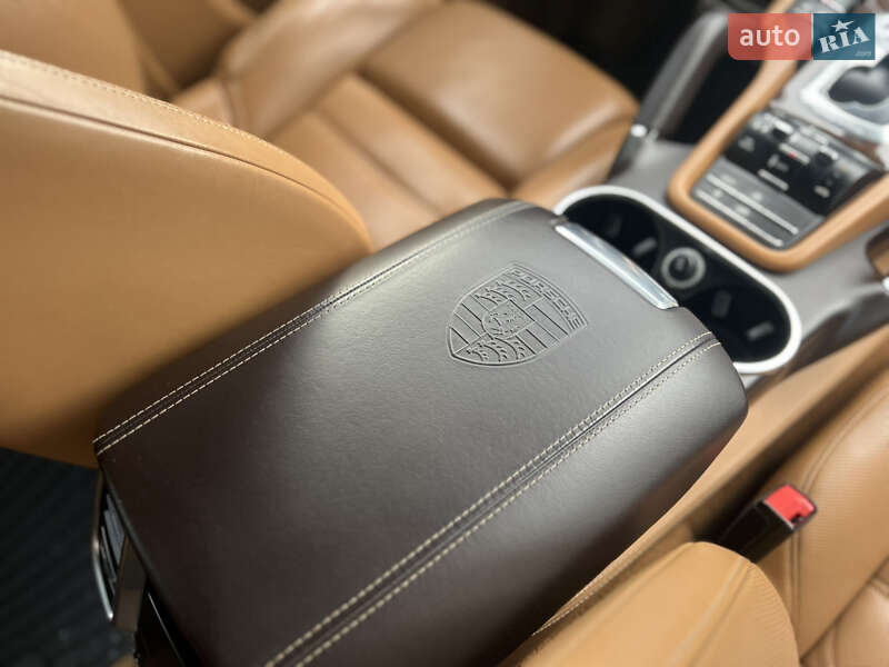 Внедорожник / Кроссовер Porsche Cayenne 2013 в Львове фото 37 Внедорожник / Кроссовер Porsche Cayenne 2013 в Львове