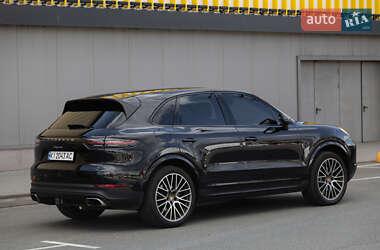 Внедорожник / Кроссовер Porsche Cayenne 2020 в 