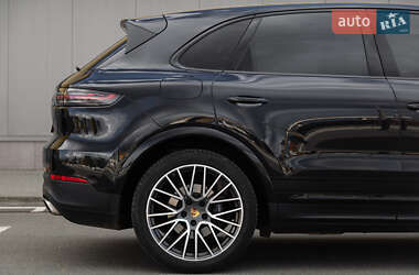 Внедорожник / Кроссовер Porsche Cayenne 2020 в 