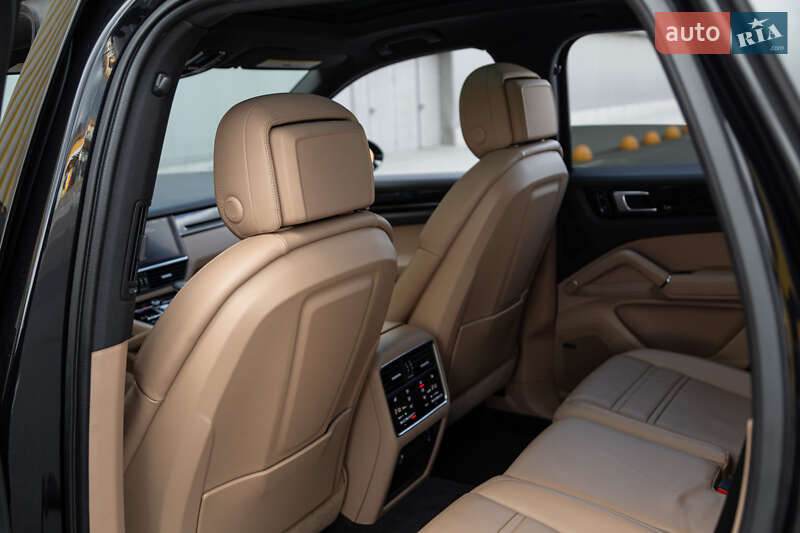 Позашляховик / Кросовер Porsche Cayenne 2020 в Києві