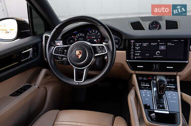 Внедорожник / Кроссовер Porsche Cayenne 2020 в 