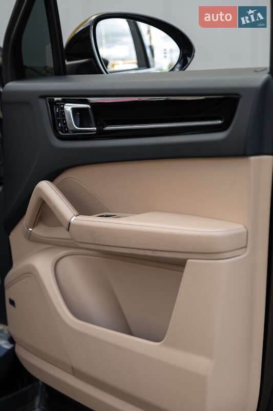 Позашляховик / Кросовер Porsche Cayenne 2020 в Києві