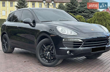 Внедорожник / Кроссовер Porsche Cayenne 2012 в 