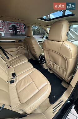 Внедорожник / Кроссовер Porsche Cayenne 2012 в 