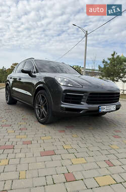 Позашляховик / Кросовер Porsche Cayenne 2020 в 