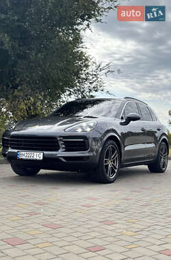 Позашляховик / Кросовер Porsche Cayenne 2020 в 