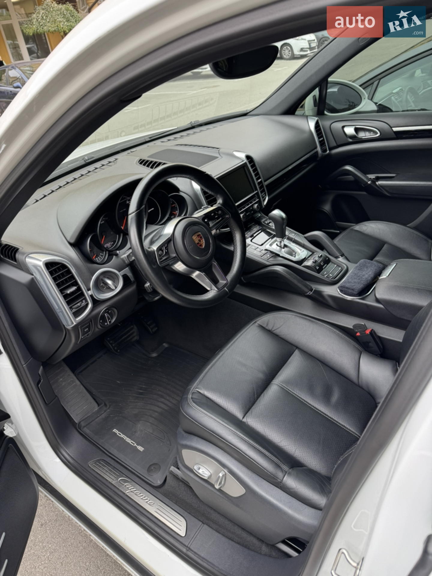 2016 Porsche Cayenne - мініатюра 22