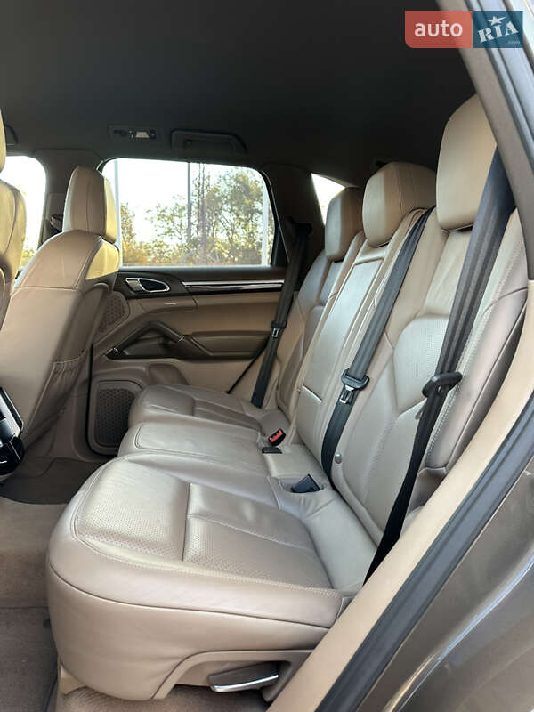 Внедорожник / Кроссовер Porsche Cayenne 2011 в Запорожье фото 42 Внедорожник / Кроссовер Porsche Cayenne 2011 в Запорожье